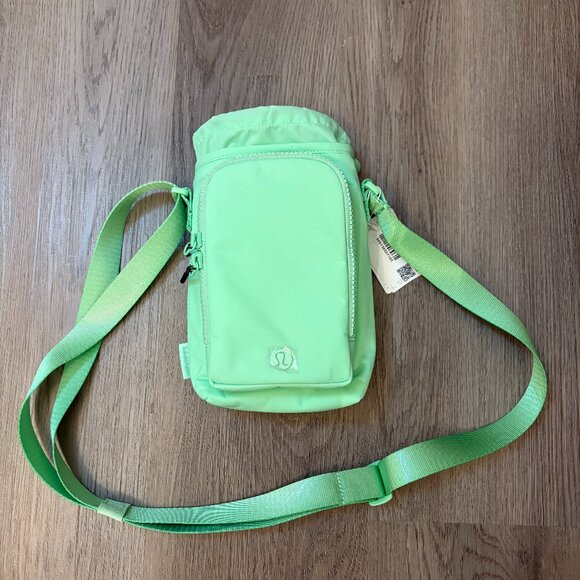 Lululemon Water Bottle Crossbody with Front Pocket 2L - Picture 1 of 7
